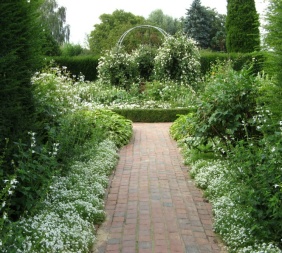 Weißer Garten in Ellerhoop