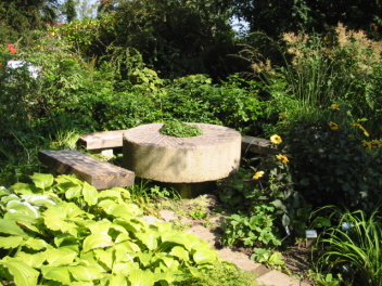 Sitzecke im Foerstergarten Bornim