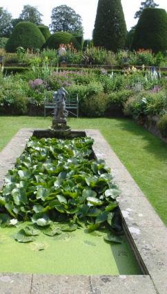 Teich in Packwood House / England